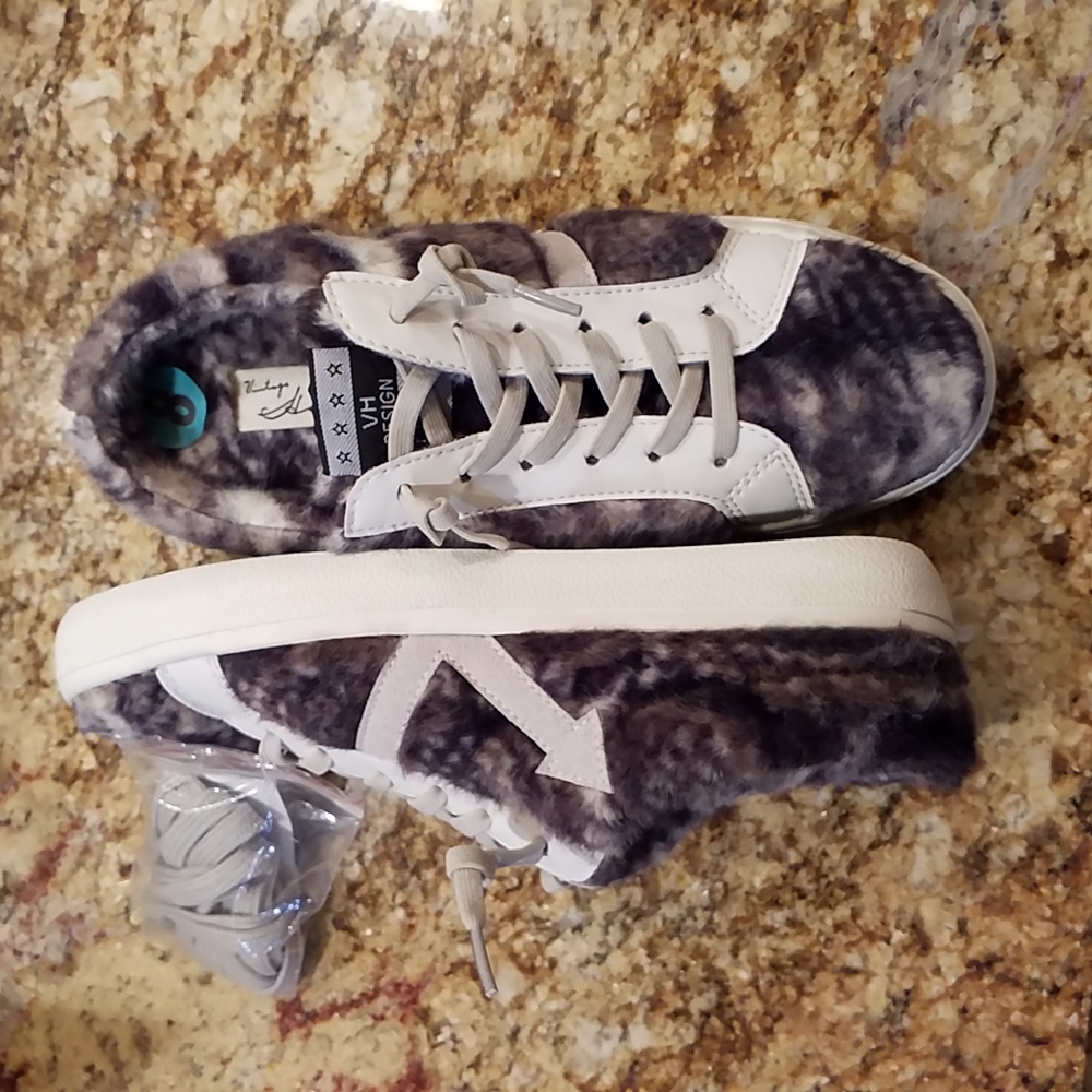 Vintage Havana Snuggle Fuzzy Furry Sneakers Mules